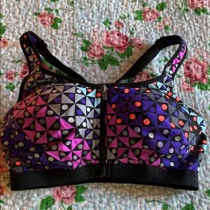 VSX sports Bra zip front size 36DD